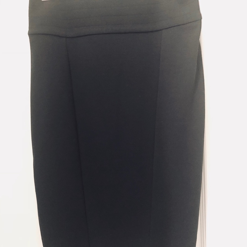 Kardashian’s black pencil skirt ,size medium